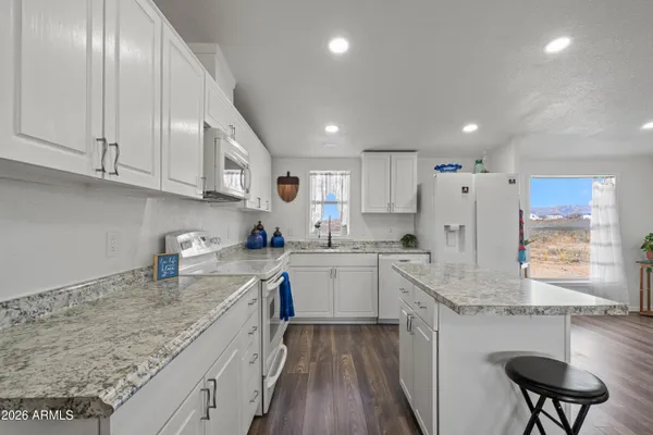 $285,900 | 5955 South Pintek Lane, Hereford, AZ 85615