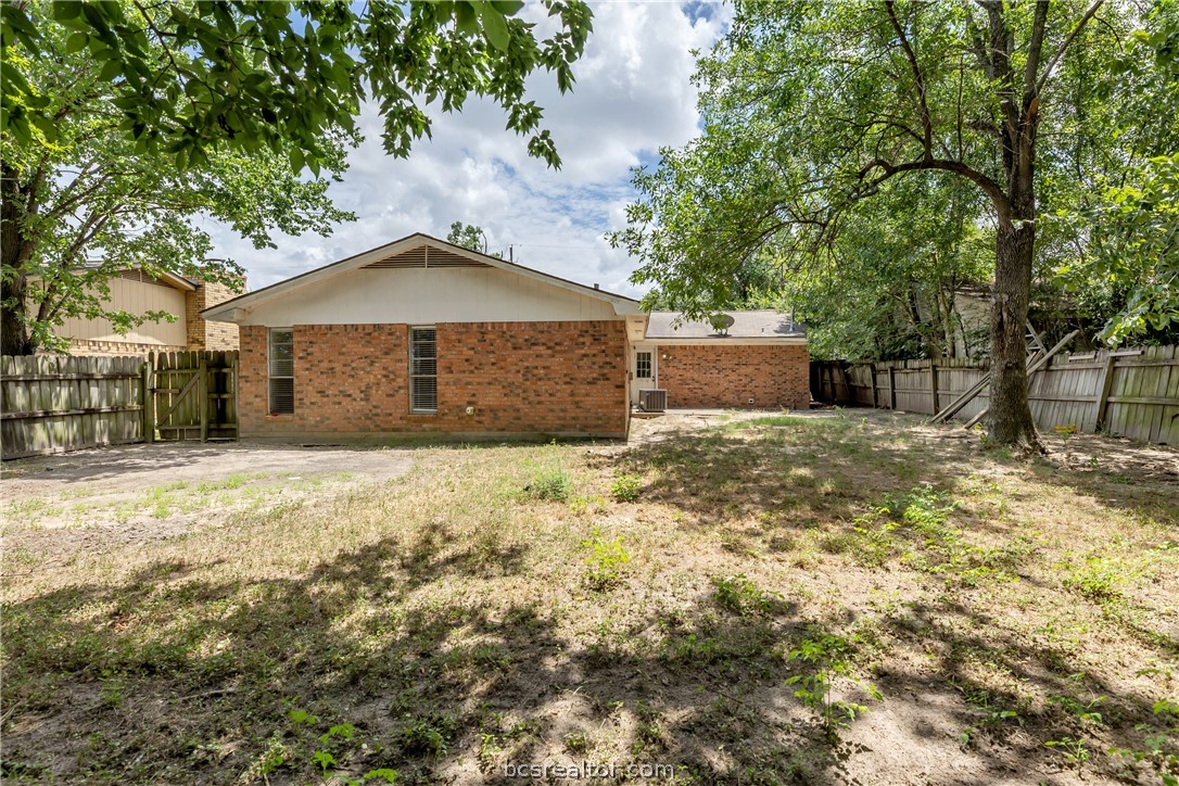 3015 Red Robin Loop Bryan, TX 77802 - Photo 17 of 19