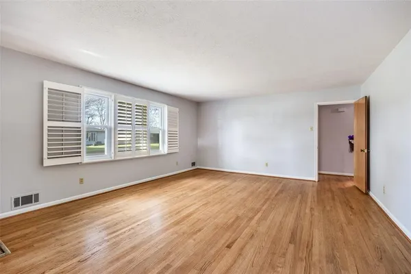 $349,000 | 3019 Sharpview Lane, Dallas, TX 75228