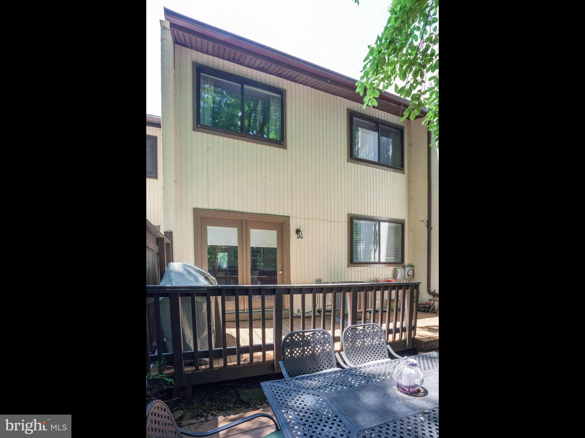 2334 Antiqua Court Reston, VA 20191 - Photo 27 of 30 a view of a balcony with a furniture