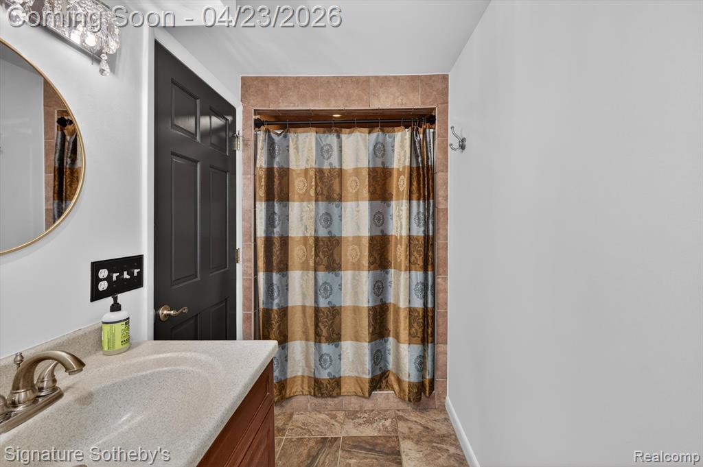 3341 Newton Road Commerce Township, MI 48382 - Photo 29 of 62