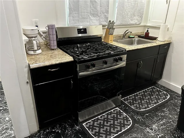 $5,000 | 4727 Oakwood Avenue, Los Angeles, CA 90004