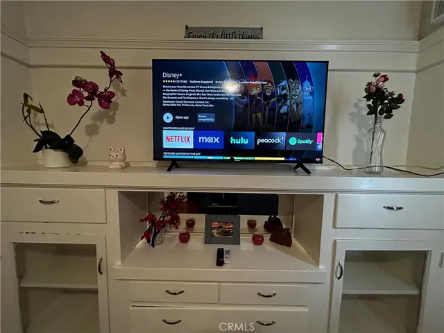 $5,000 | 4727 Oakwood Avenue, Los Angeles, CA 90004