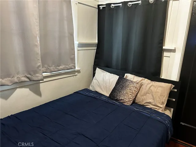 $5,000 | 4727 Oakwood Avenue, Los Angeles, CA 90004