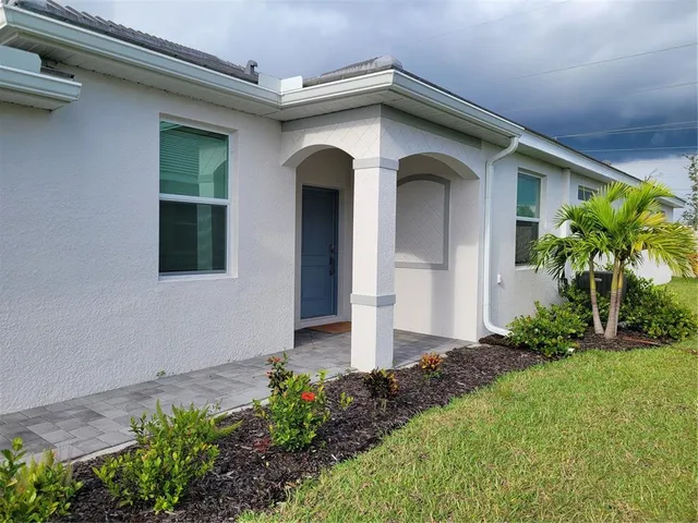 $1,800 | 8117 Shore Lake Drive, Englewood, FL 34224