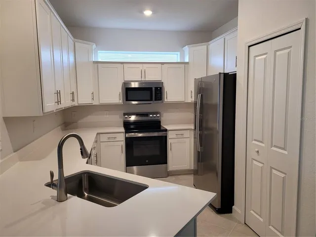 $1,800 | 8117 Shore Lake Drive, Englewood, FL 34224