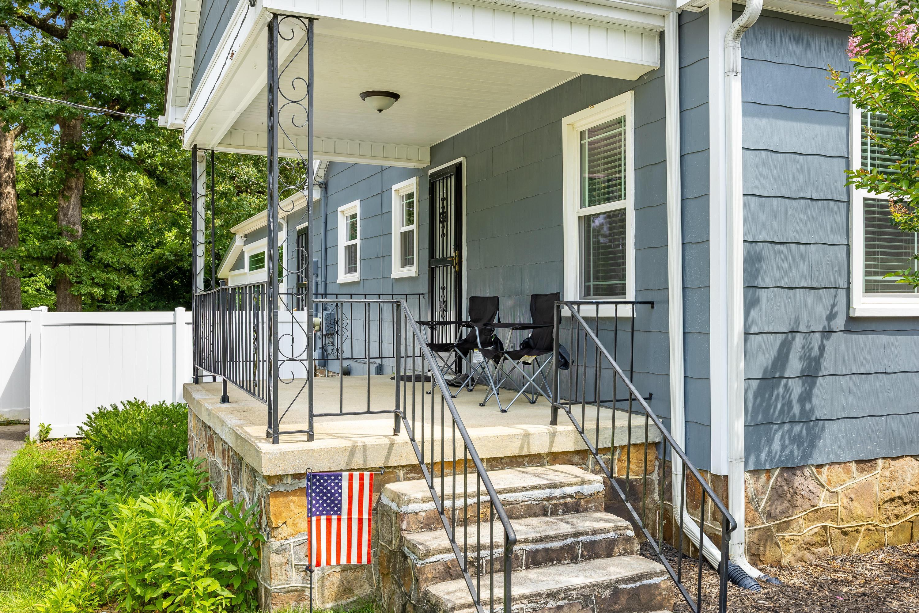 1344 Joiner Road Chattanooga, TN 37421 - Photo 5 of 39 Side Porch