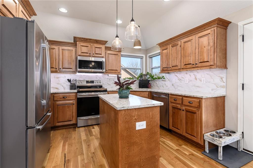 6987 141st Street Basehor, KS 66007 - Photo 10 of 31