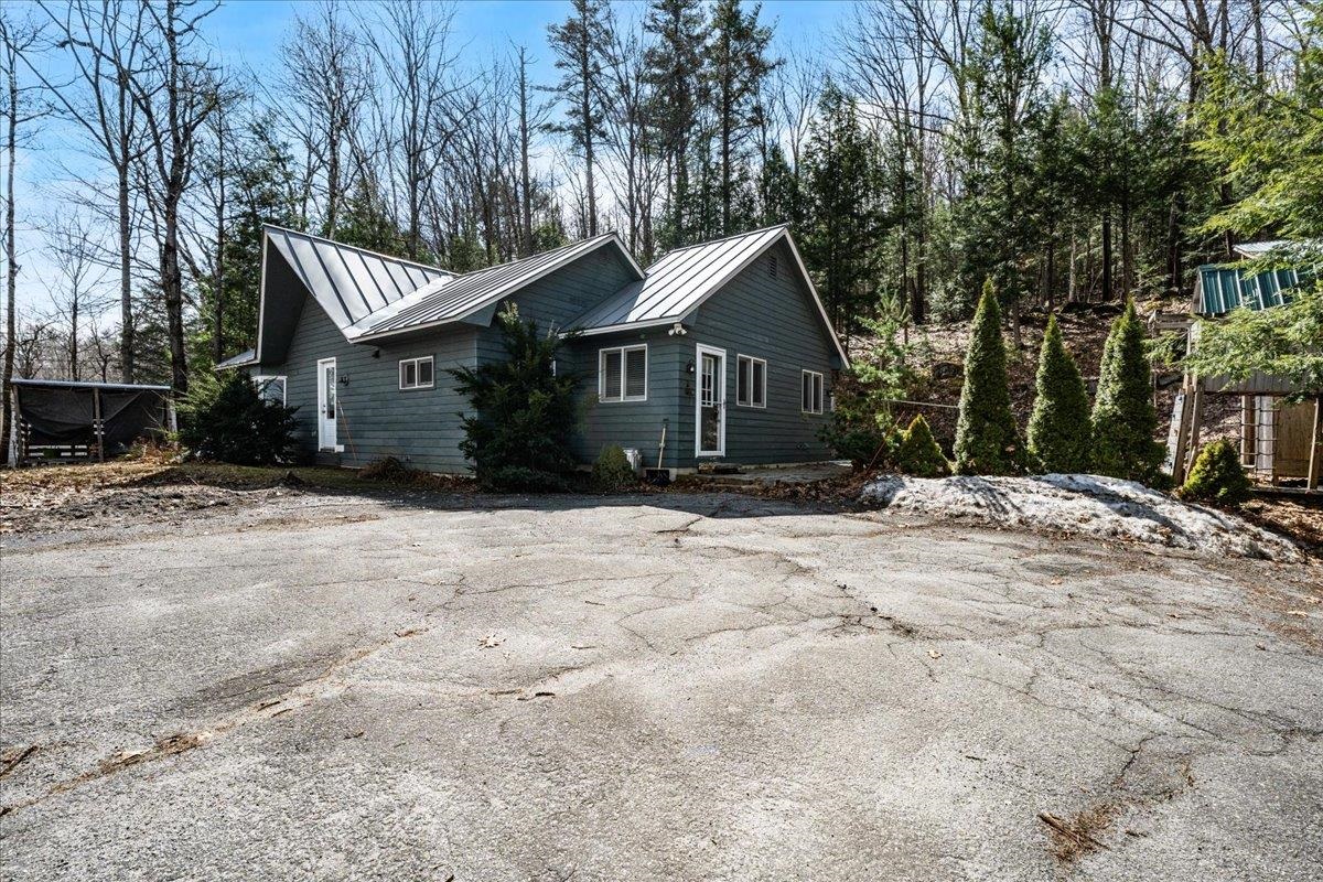 648 New Hampshire Rte 103 Sunapee, NH 03782 - Photo 4 of 29