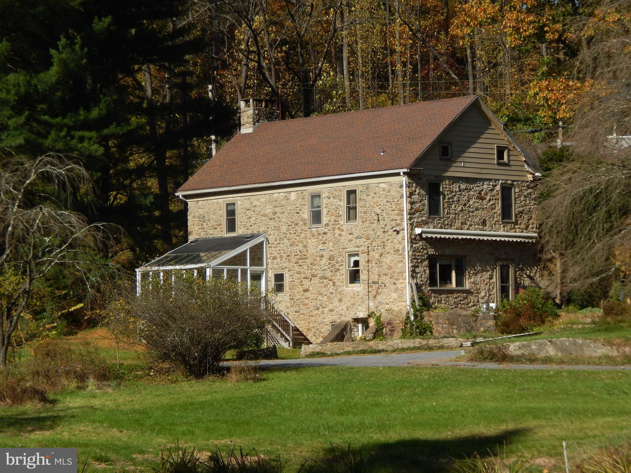 404 Locust Road Boyertown, PA 19512 - Photo 3 of 32 Gallery Image 3