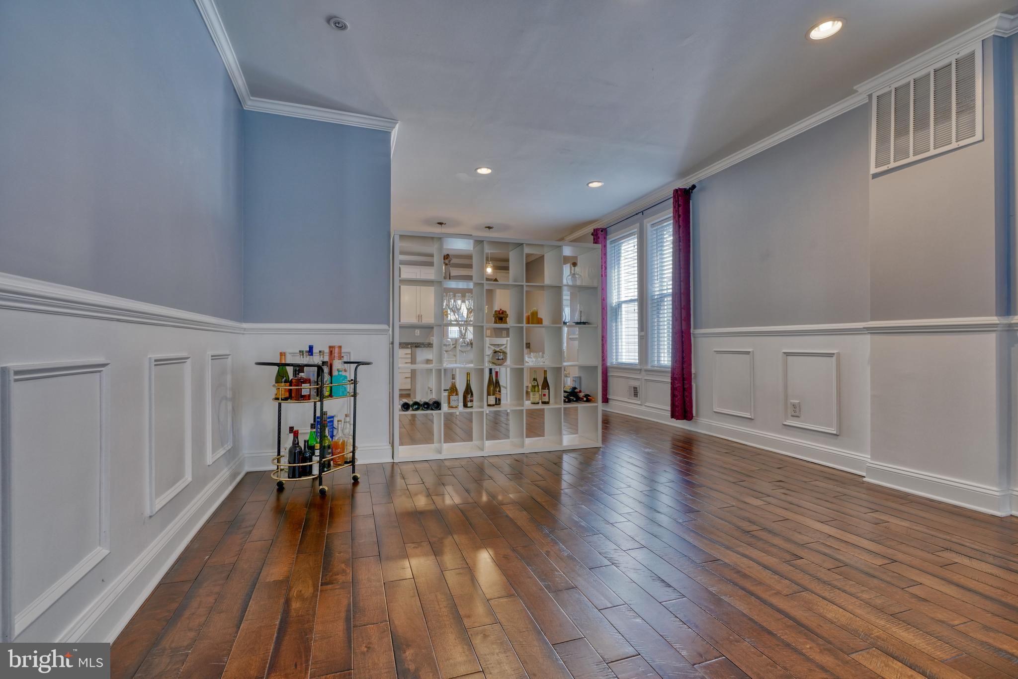 3721 Roland Avenue Baltimore, MD 21211 - Photo 11 of 47