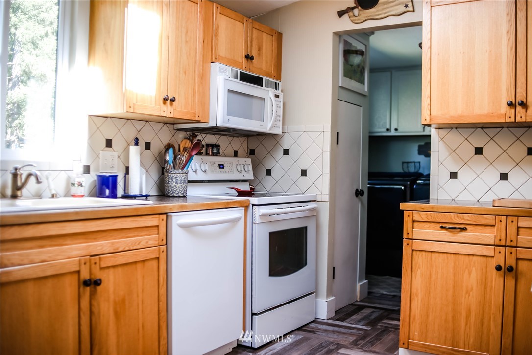 16824 Littlerock Road Southwest Rochester, WA 98579 - Photo 11 of 22