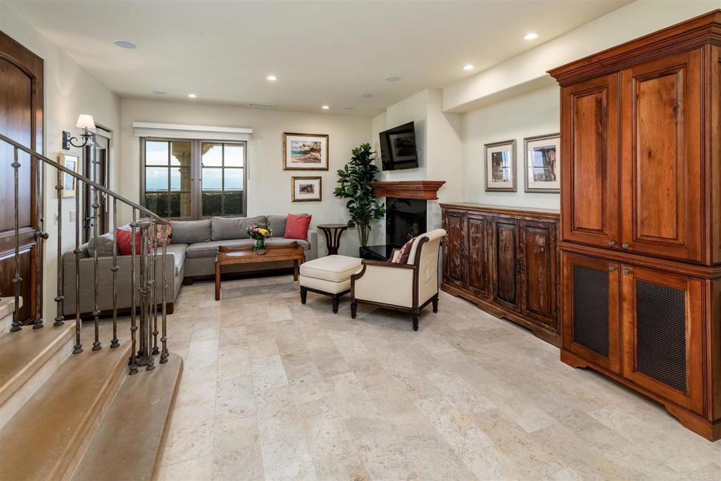 134 8th Street Del Mar, CA 92014 - Photo 6 of 27