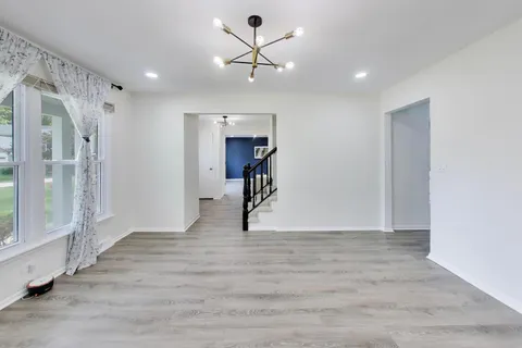 $649,000 | 8 Hampton Court, Mundelein, IL 60060
