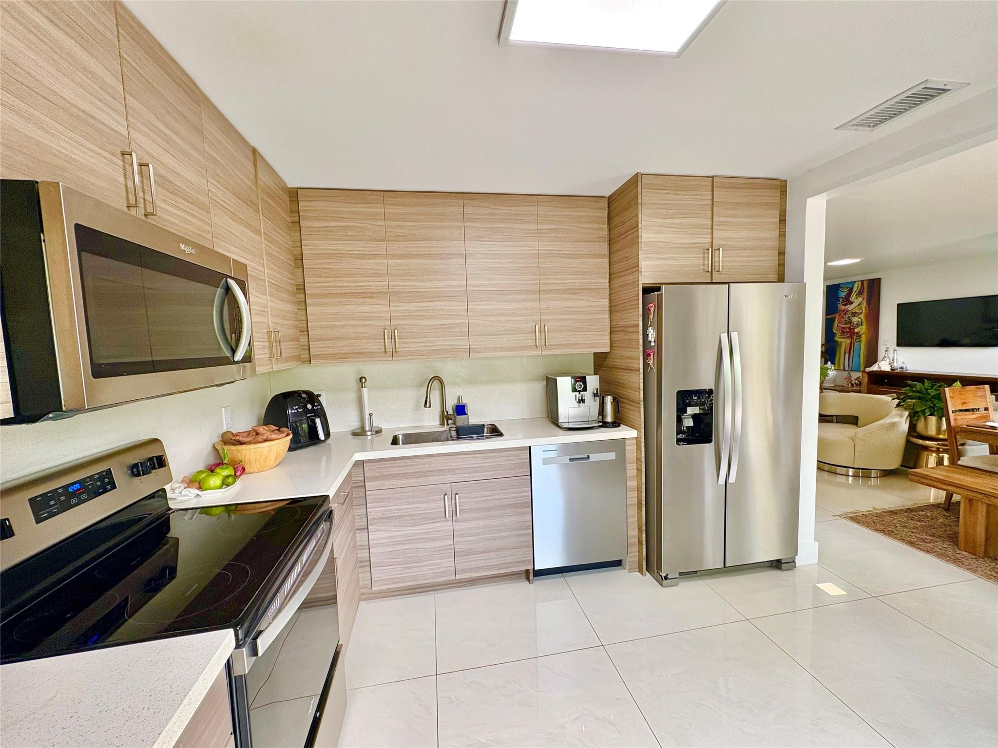 4832 Grapevine Way Davie, FL 33331 - Photo 6 of 22 Photo 6