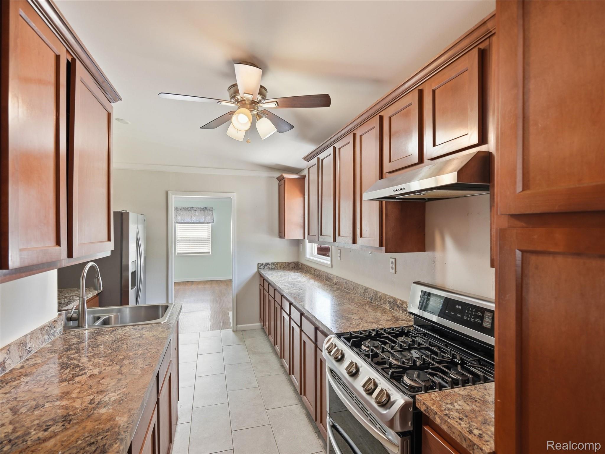 6271 Stephen Brighton, MI 48116 - Photo 11 of 28 27-DSC02217.jpg