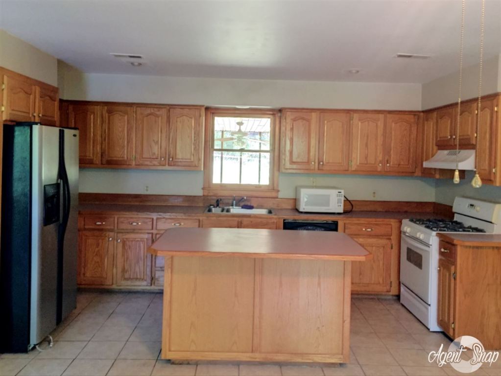 180 Upper Springs Road Pickens, SC 29671 - Photo 8 of 17