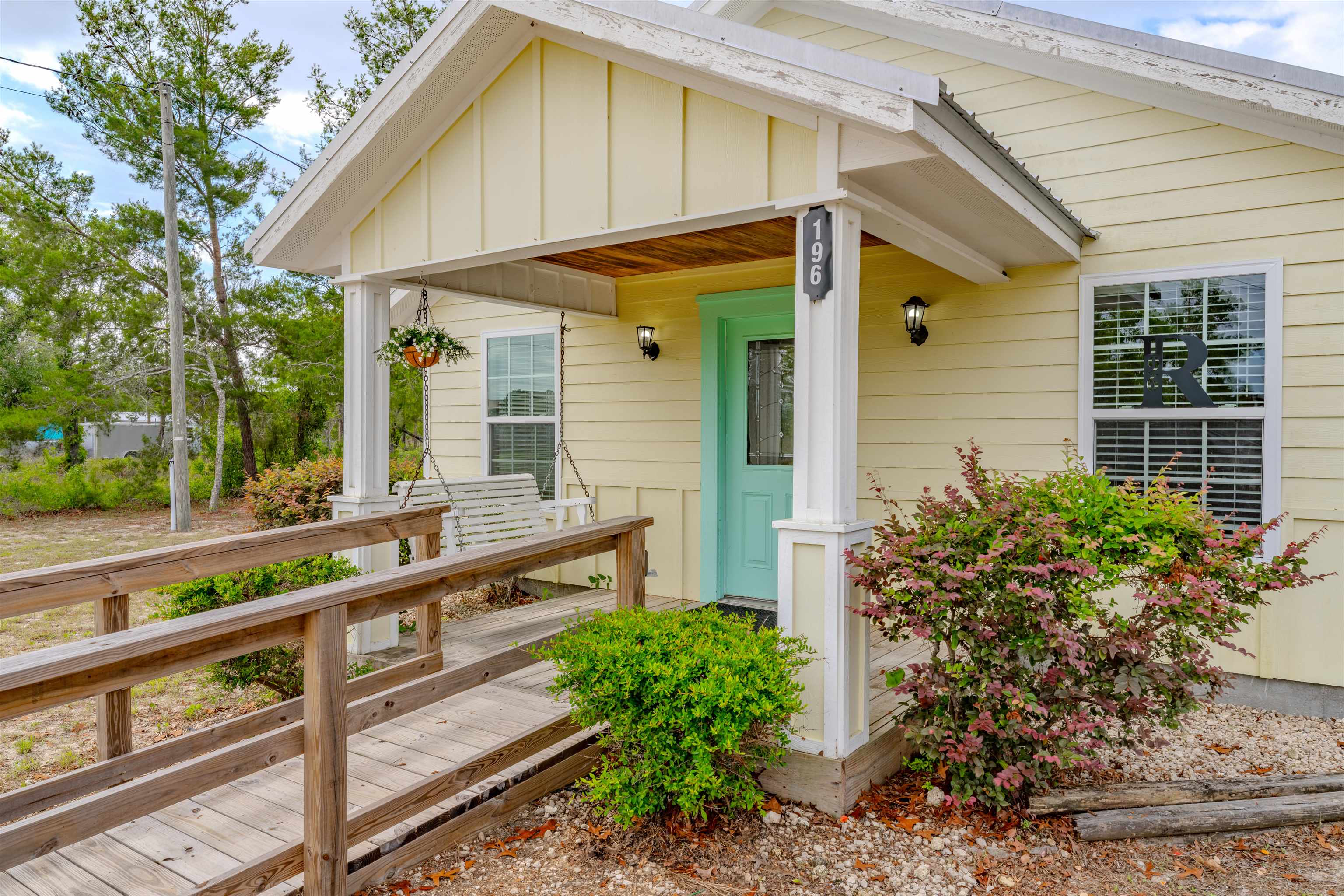 196 Leslie Lane Perry, FL 32348 - Photo 3 of 40