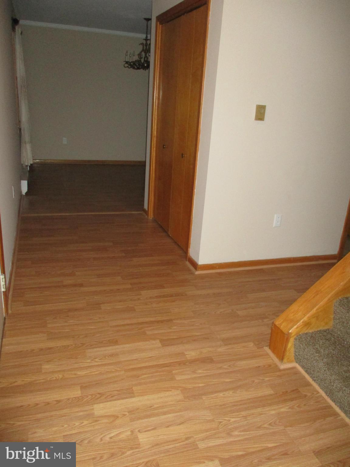 14906 Viewcrest Road Southwest Cumberland, MD 21502 - Photo 3 of 25 Entry Foyer