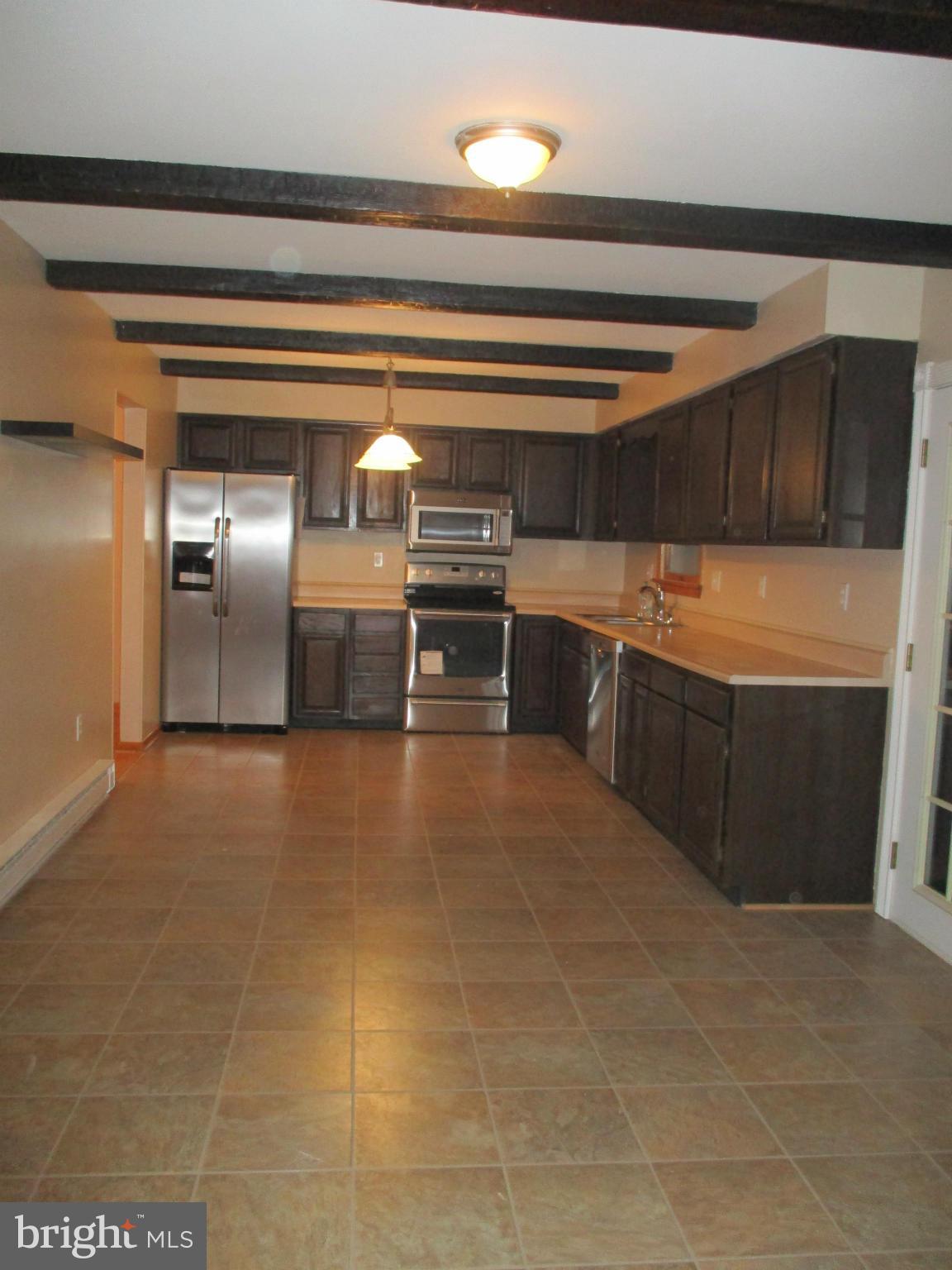14906 Viewcrest Road Southwest Cumberland, MD 21502 - Photo 9 of 25 Kitchen
