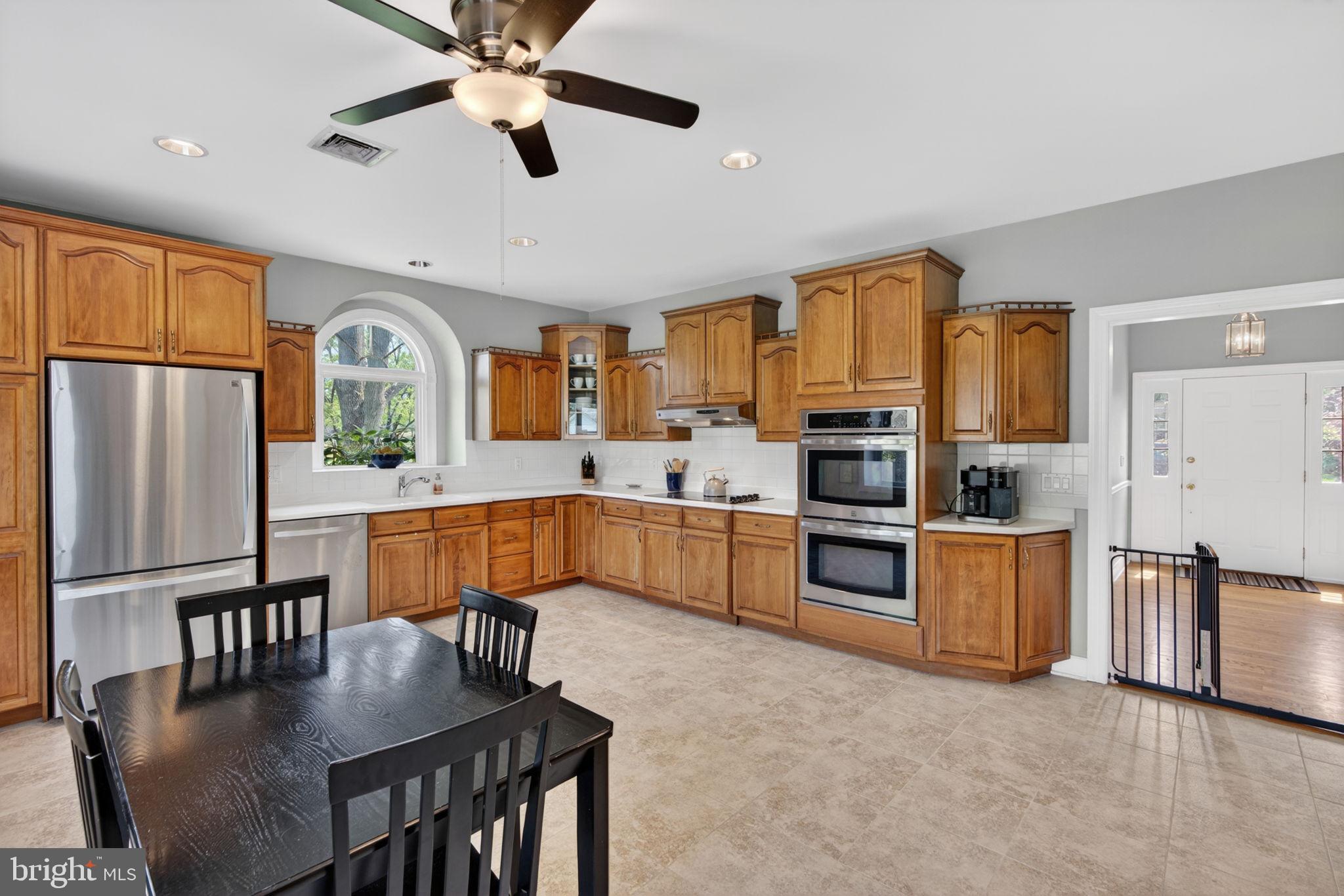 5255 Landis Mill Road Bethlehem, PA 18015 - Photo 9 of 50