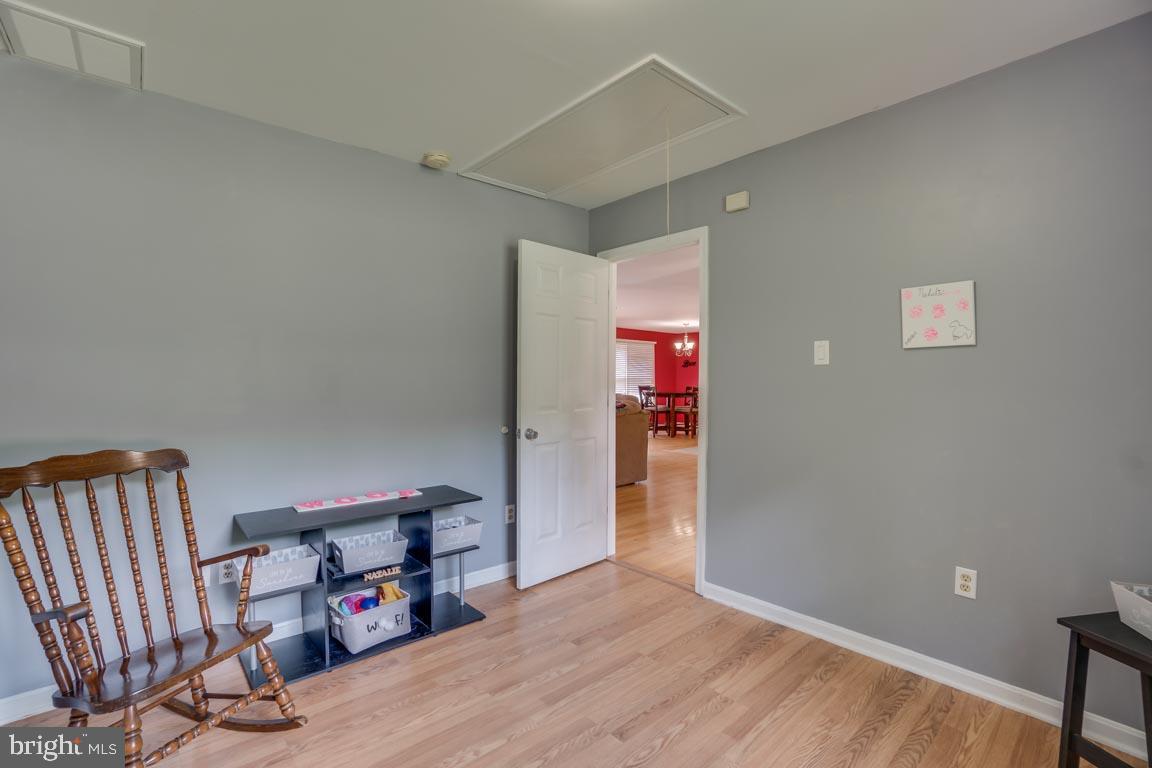 27390 Big H Ranch Road Culpeper, VA 22701 - Photo 20 of 33 Bedroom or Office with laminate flooring