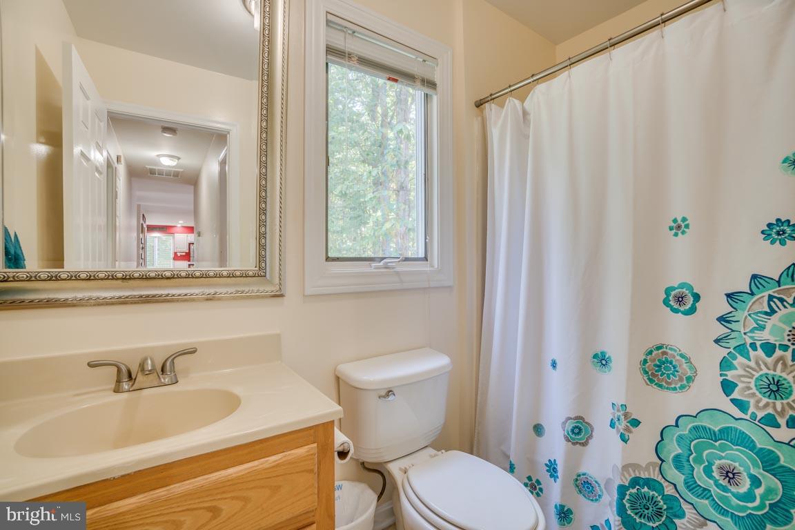 27390 Big H Ranch Road Culpeper, VA 22701 - Photo 21 of 33 Guest bath for Bdrm #2 & 3