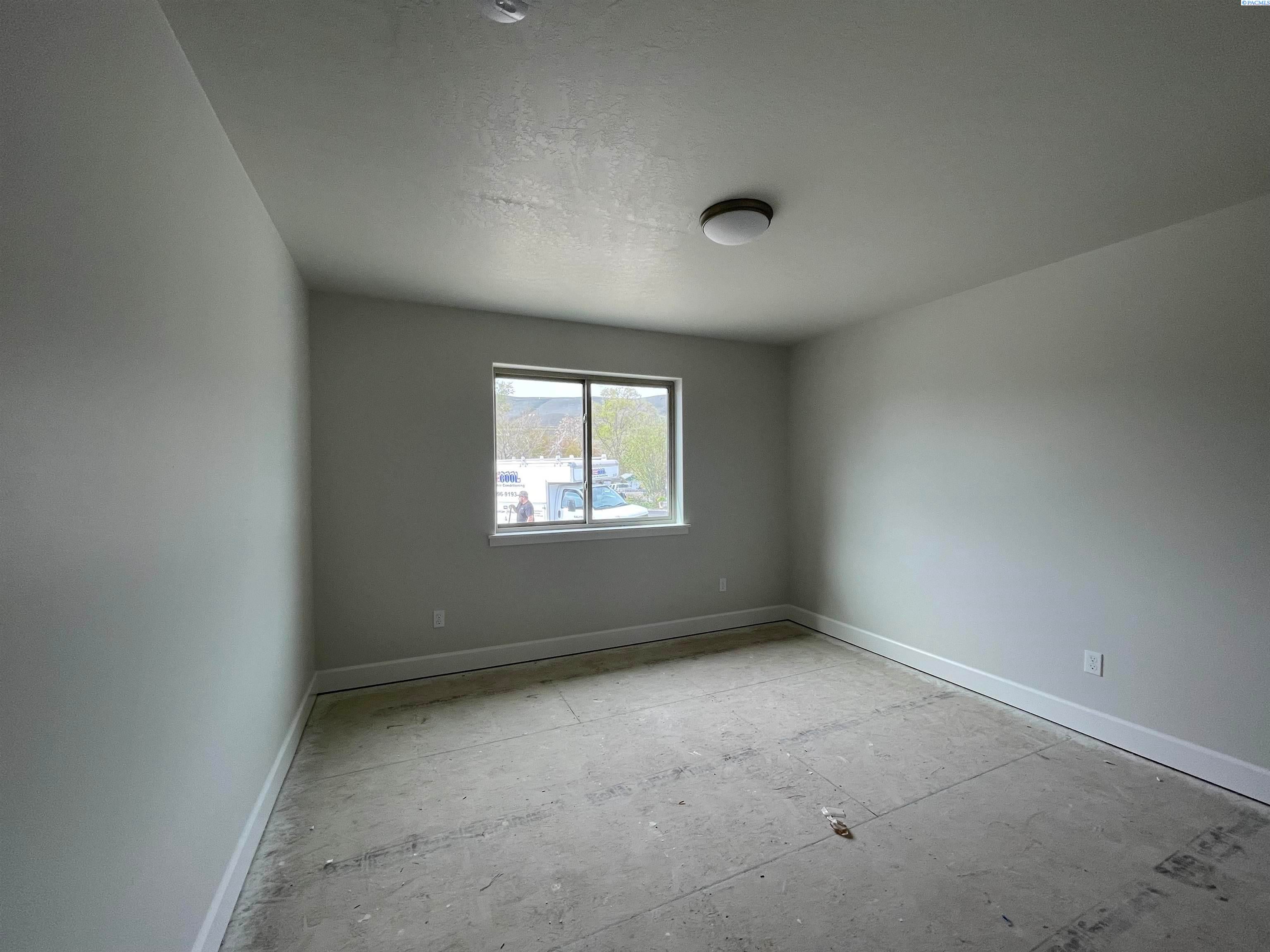 1808 Kendall Road Benton City, WA 99320 - Photo 4 of 10 Gallery Image 4