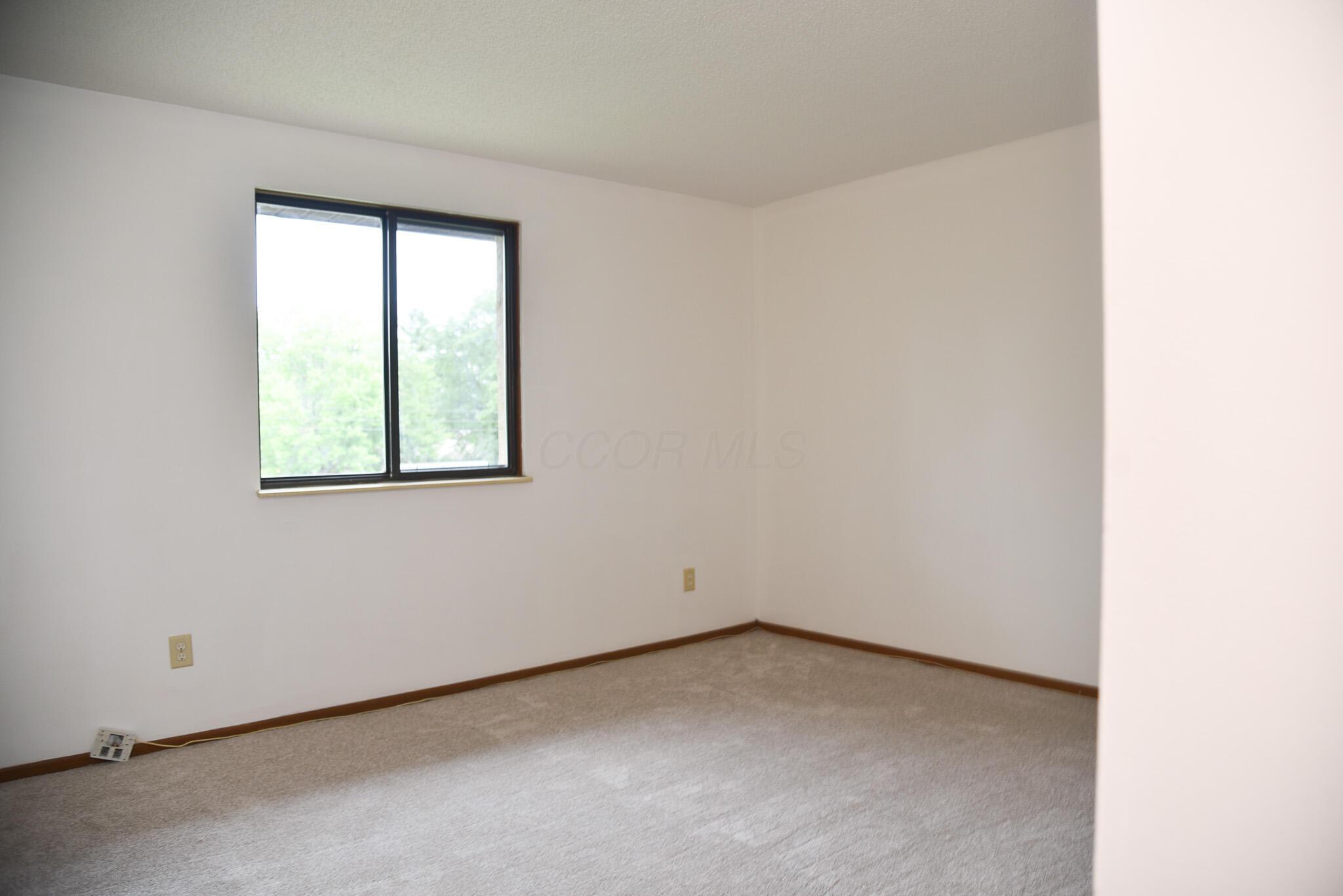 4143 Karl Road, Unit 314 Columbus, OH 43224 - Photo 19 of 28 Primary Bedroom