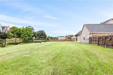 $495,000 | 196 Chantilly Loop, Pearl River, LA 70452