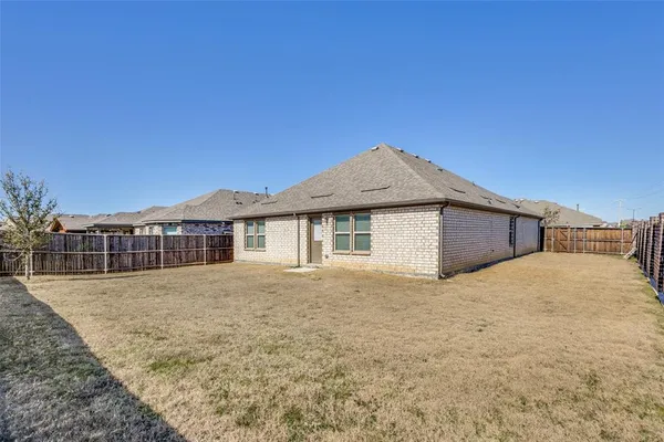 $2,200 | 6020 Halton Dr., Aubrey, TX 76227