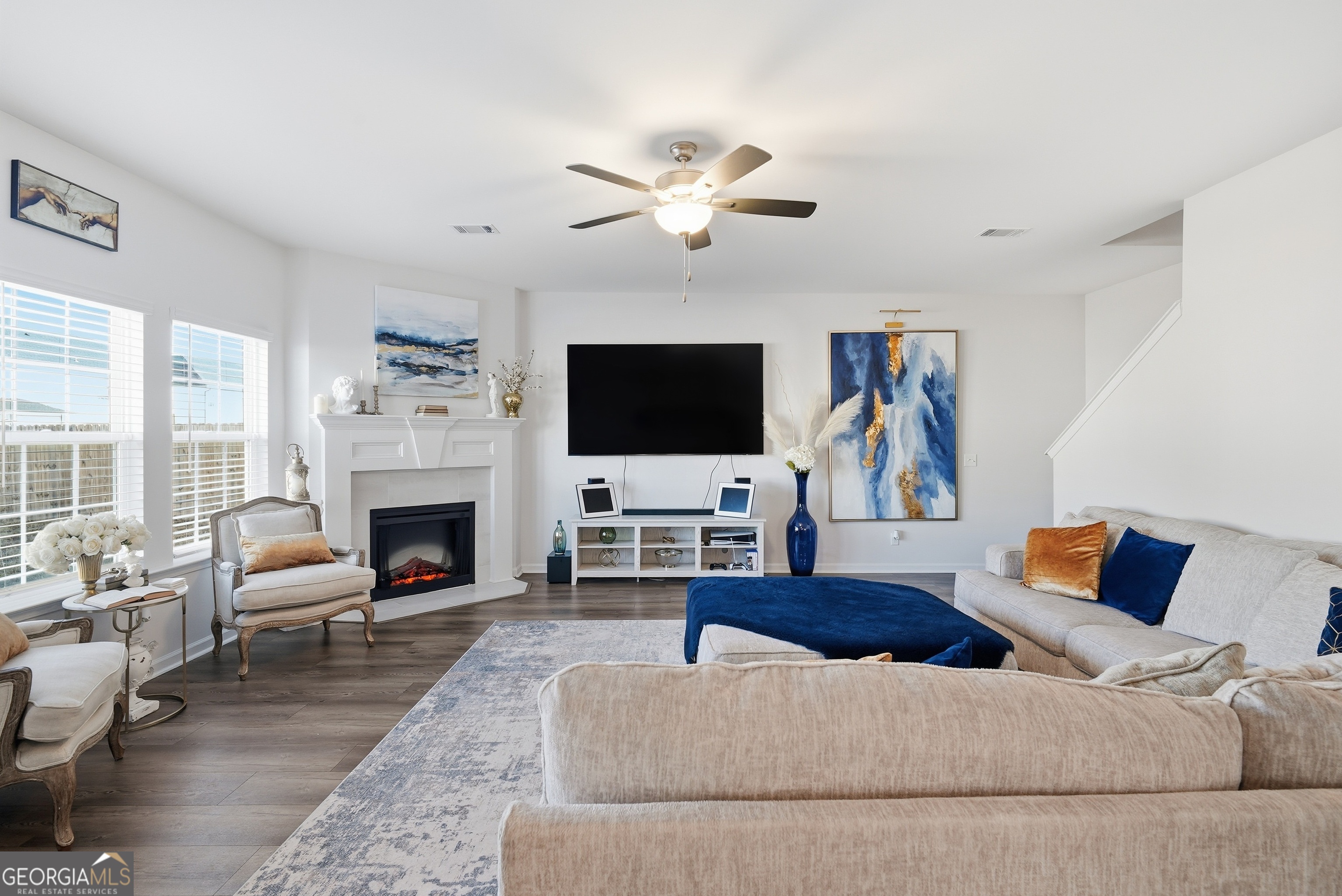 1160 Turpentine Trail Fort Stewart, GA 31313 - Photo 18 of 39 a living room with furniture and a flat screen tv