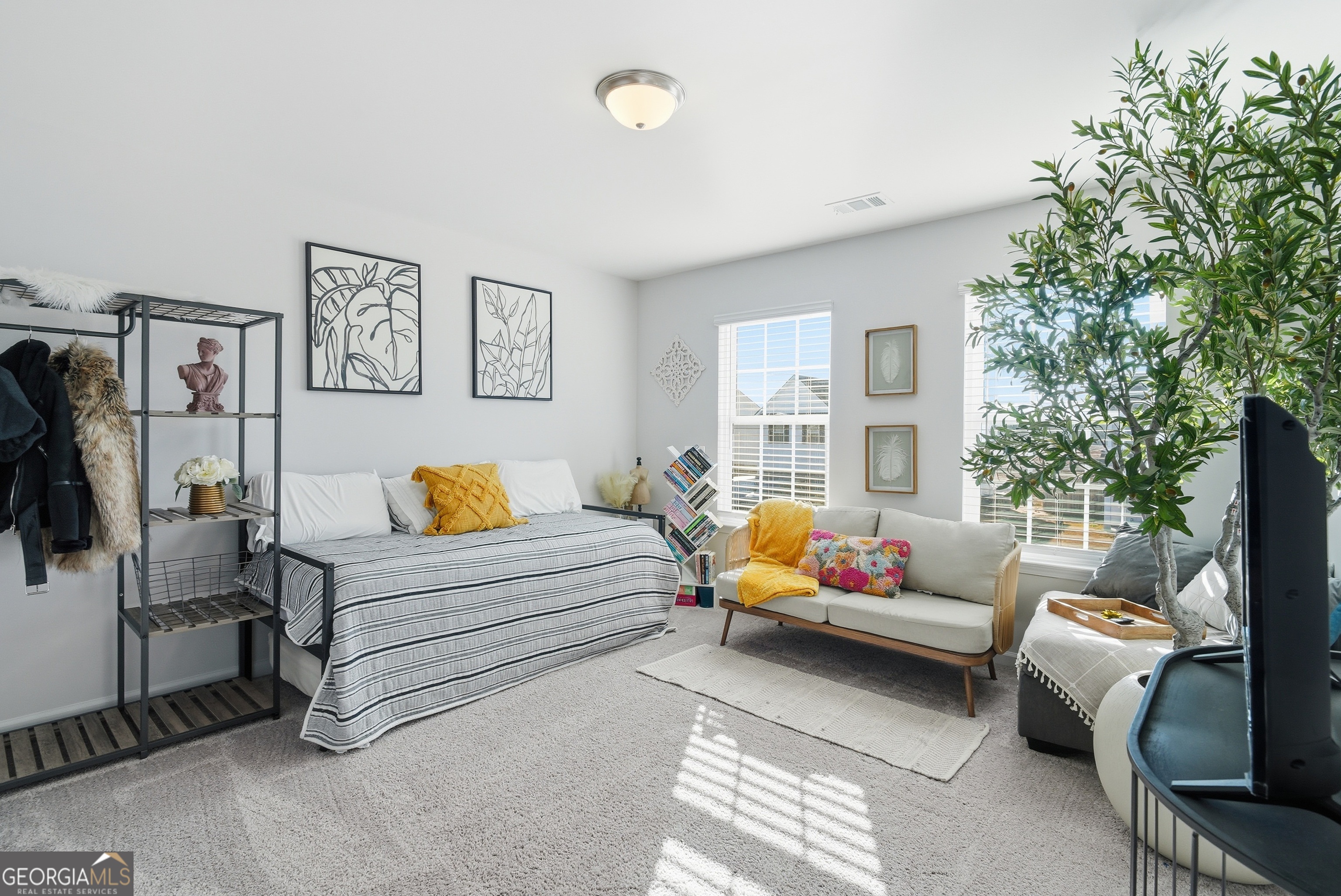 1160 Turpentine Trail Fort Stewart, GA 31313 - Photo 21 of 39 a living room with furniture and a flat screen tv