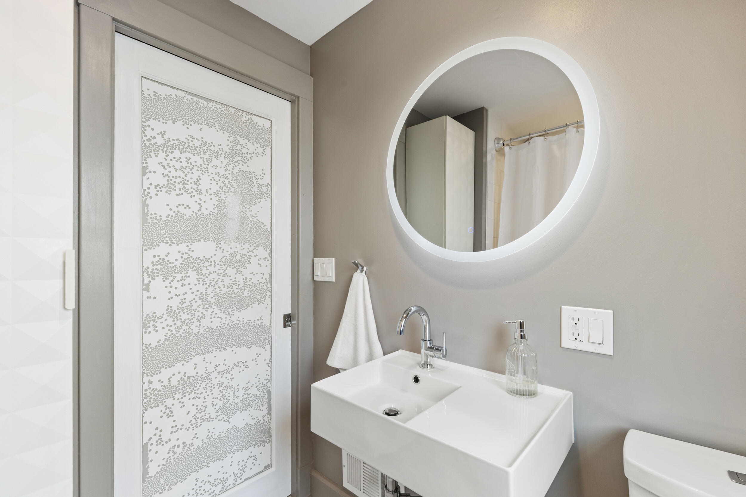117 Colonial Road Portland, ME 04102 - Photo 19 of 43 117 colonial rd, portland, me 04102, usa