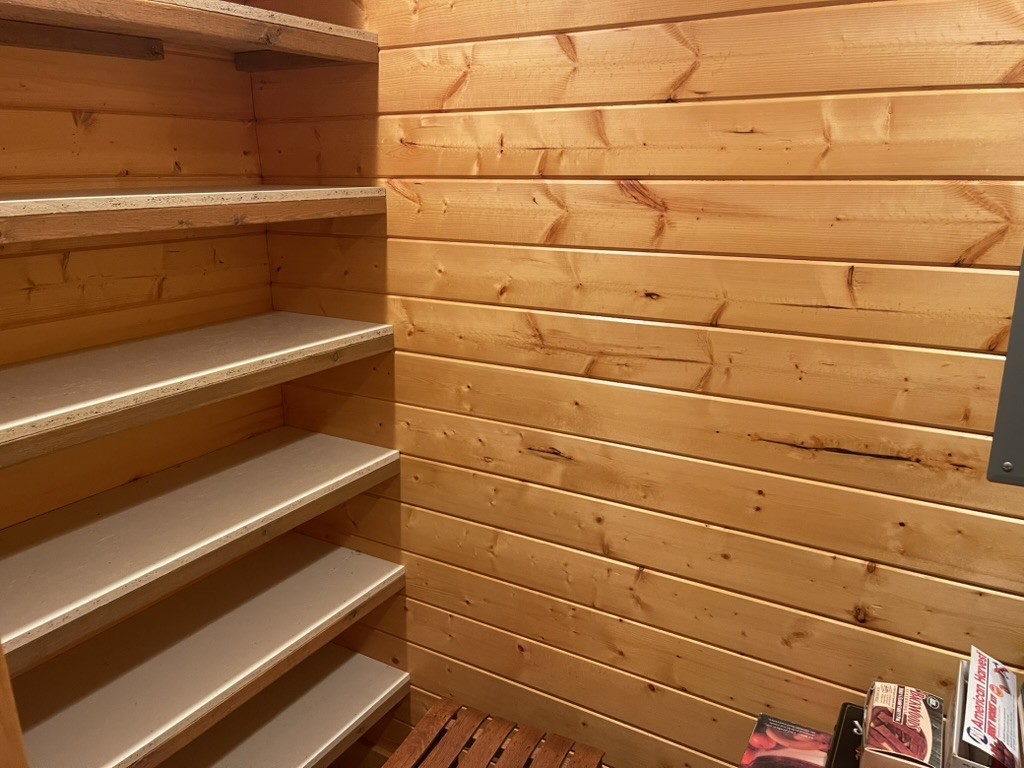 501 Gray Road Lynchburg, TN 37352 - Photo 16 of 44 a bathroom with a bathtub