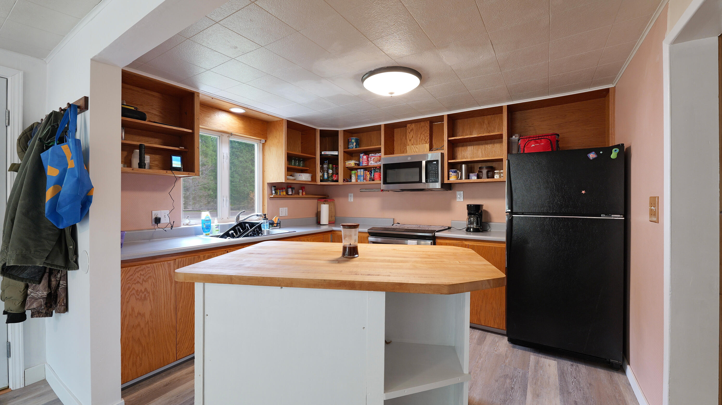 431 Red Blanket Road Prospect, OR 97536 - Photo 11 of 48 Kitchen and dining area with new flooring