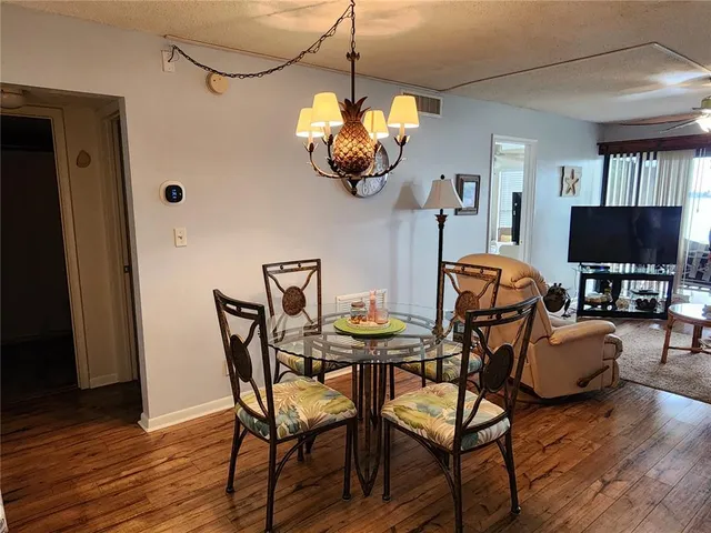 $2,200 | 6291 Bahia Del Mar Circle, Unit 110, St. Petersburg, FL 33715