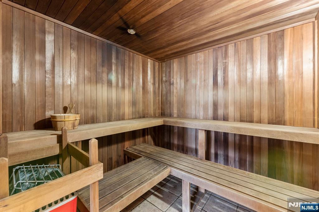 344 The Promenade, Unit 344 Edgewater, NJ 07020 - Photo 38 of 44