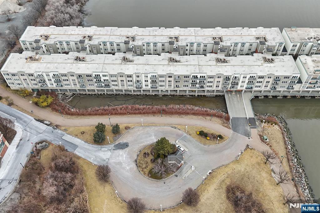 344 The Promenade, Unit 344 Edgewater, NJ 07020 - Photo 41 of 44