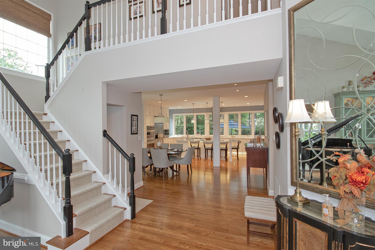 1203 Night Star Court Reston, VA 20194 - Photo 7 of 39 Foyer to Kitchen