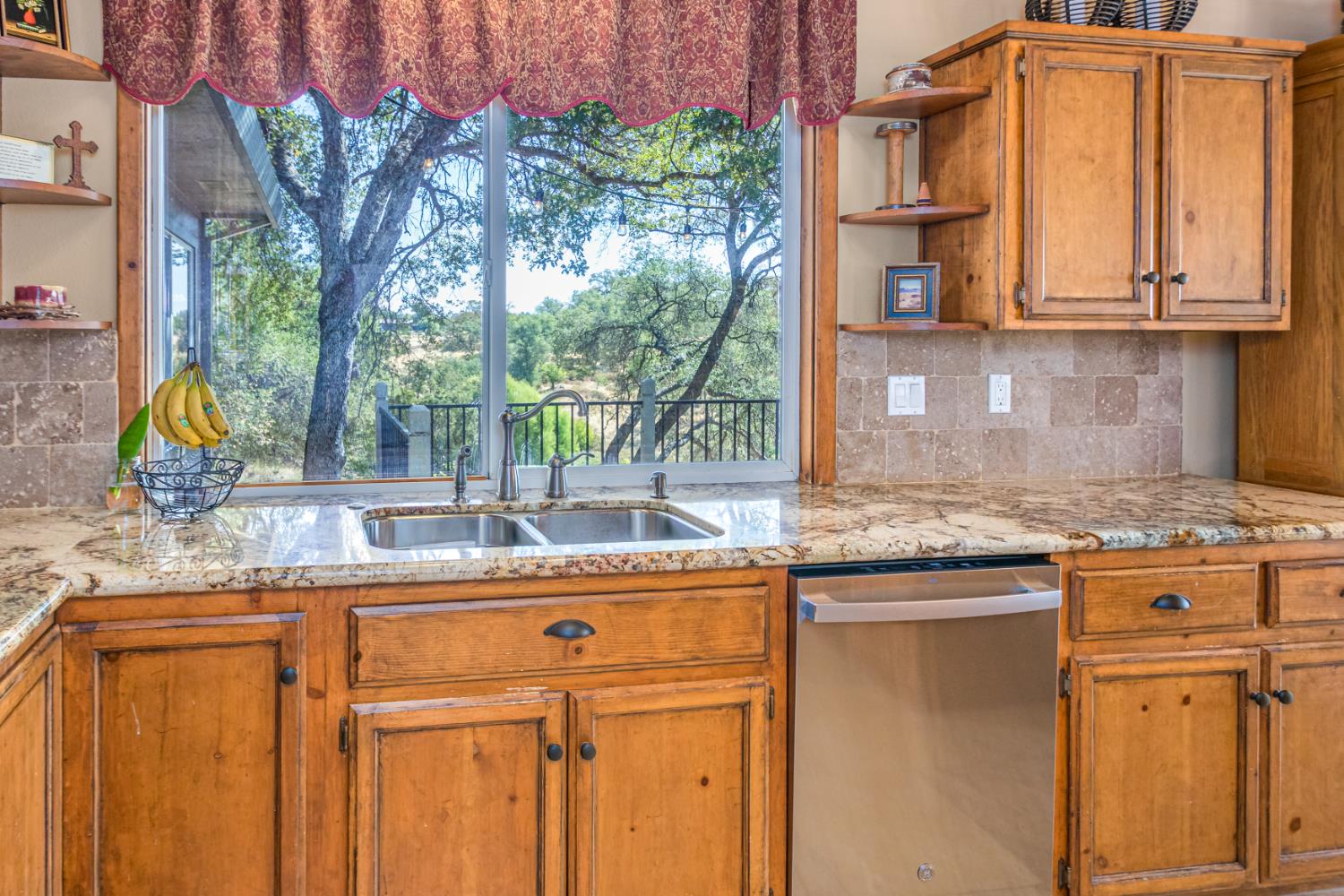 9290 Cramer Road Auburn, CA 95602 - Photo 17 of 66