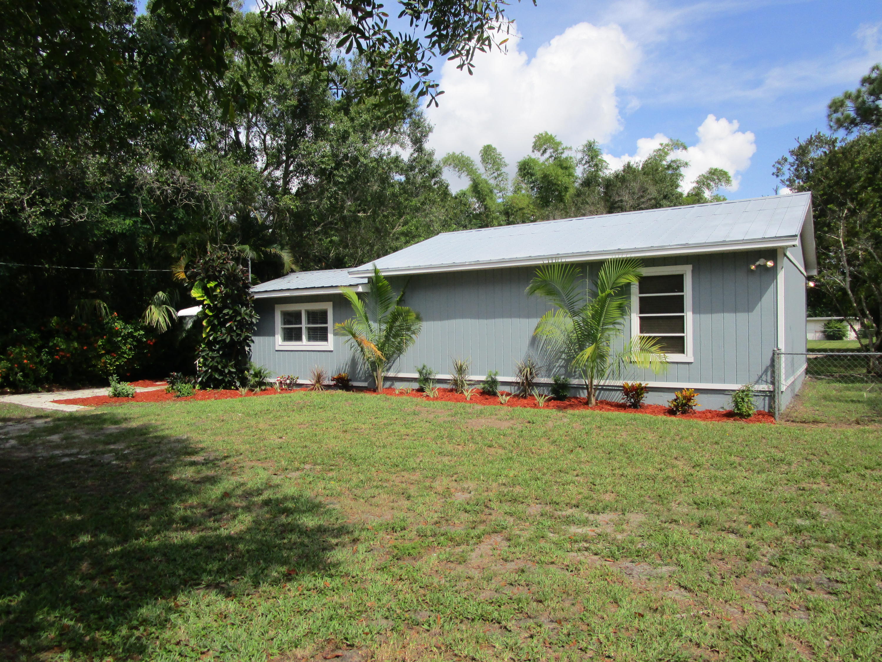 604 Tumblin Kling Road Fort Pierce, FL 34982 - Photo 4 of 27 604 Tumblin Kling Rd 027