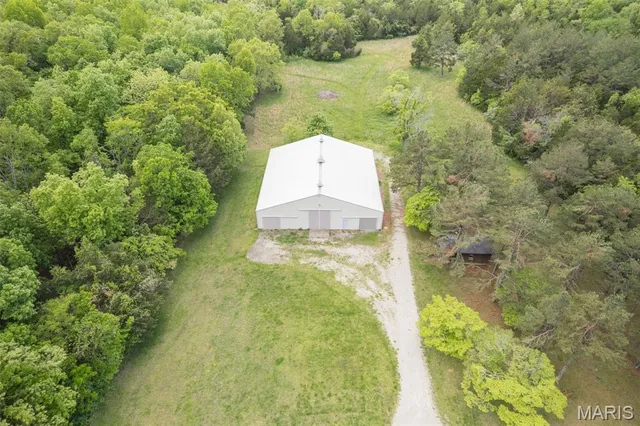$999,900 | 107 Wildhorse Road, Farmington, MO 63640