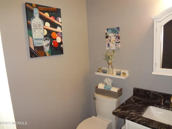 $1,900 | 205 South Pointe Drive, Unit B, Winterville, NC 28590