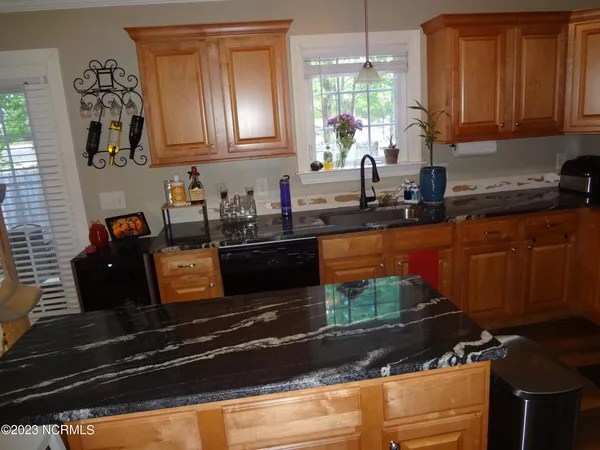 $1,900 | 205 South Pointe Drive, Unit B, Winterville, NC 28590