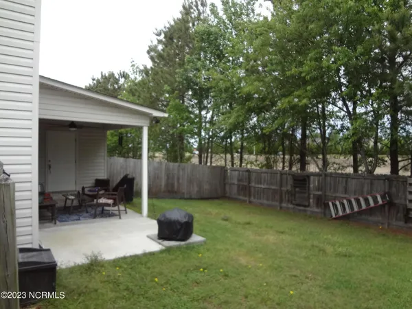 $1,900 | 205 South Pointe Drive, Unit B, Winterville, NC 28590