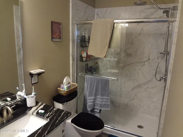 $1,900 | 205 South Pointe Drive, Unit B, Winterville, NC 28590