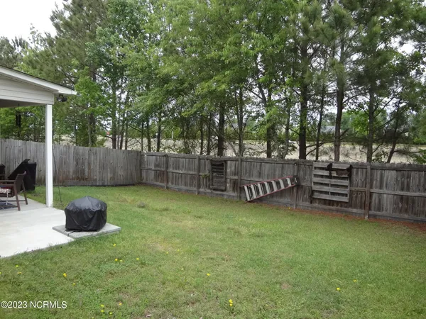 $1,900 | 205 South Pointe Drive, Unit B, Winterville, NC 28590