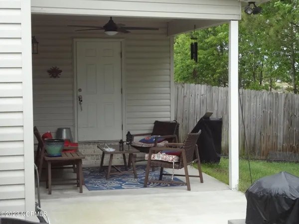 $1,900 | 205 South Pointe Drive, Unit B, Winterville, NC 28590