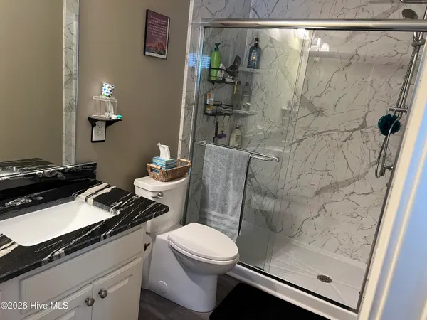 $1,900 | 205 South Pointe Drive, Unit B, Winterville, NC 28590